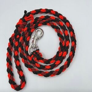 Buffalo Plaid Handmade Paracord Leash